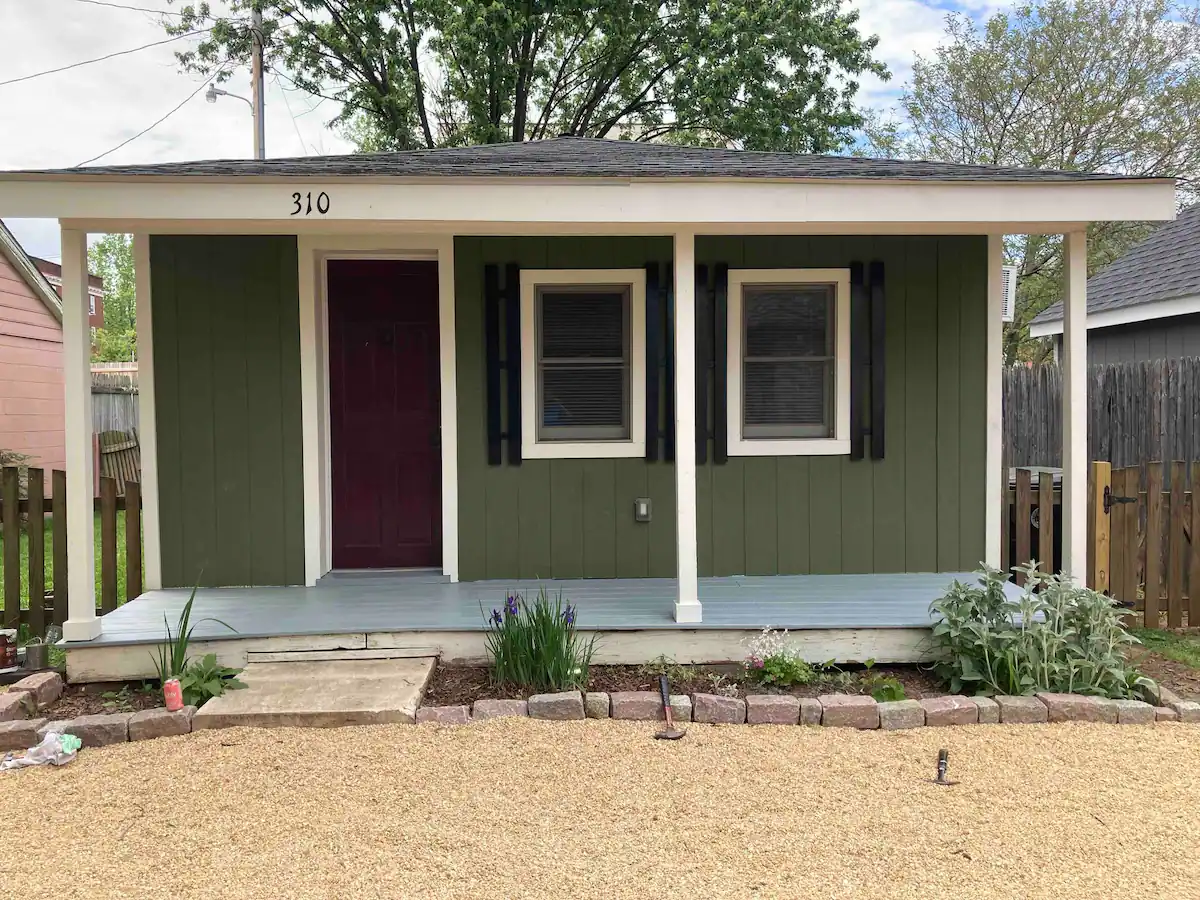 Guesthouse Cottage in Culpeper, VA Image