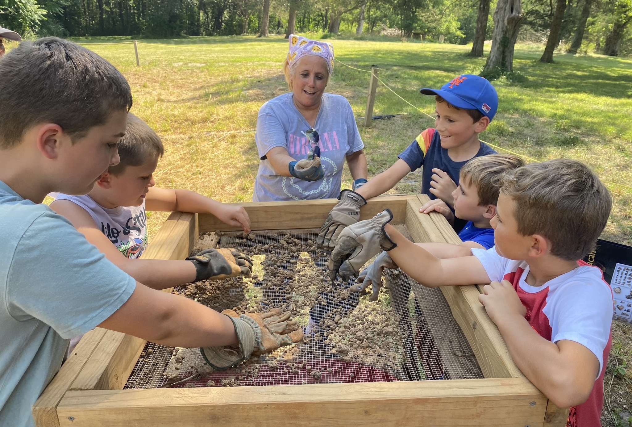 Kids digging