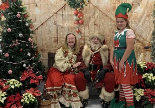 Photos With Santa and Mrs. Claus Image